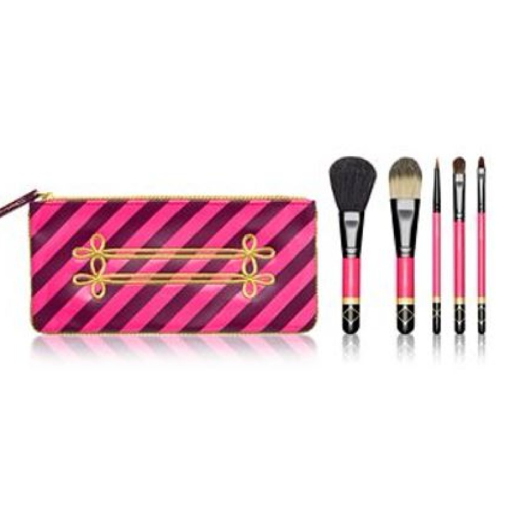NIB - MAC Basic Brush Kit